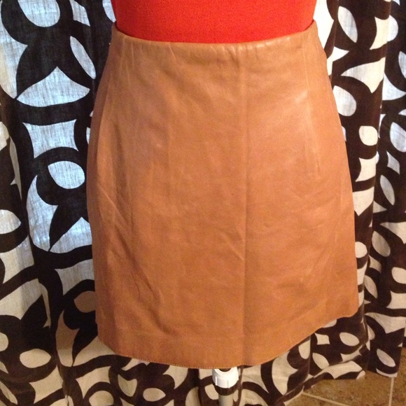 Vince Distressed Lambskin Mini Skirt - Picture 3 of 4